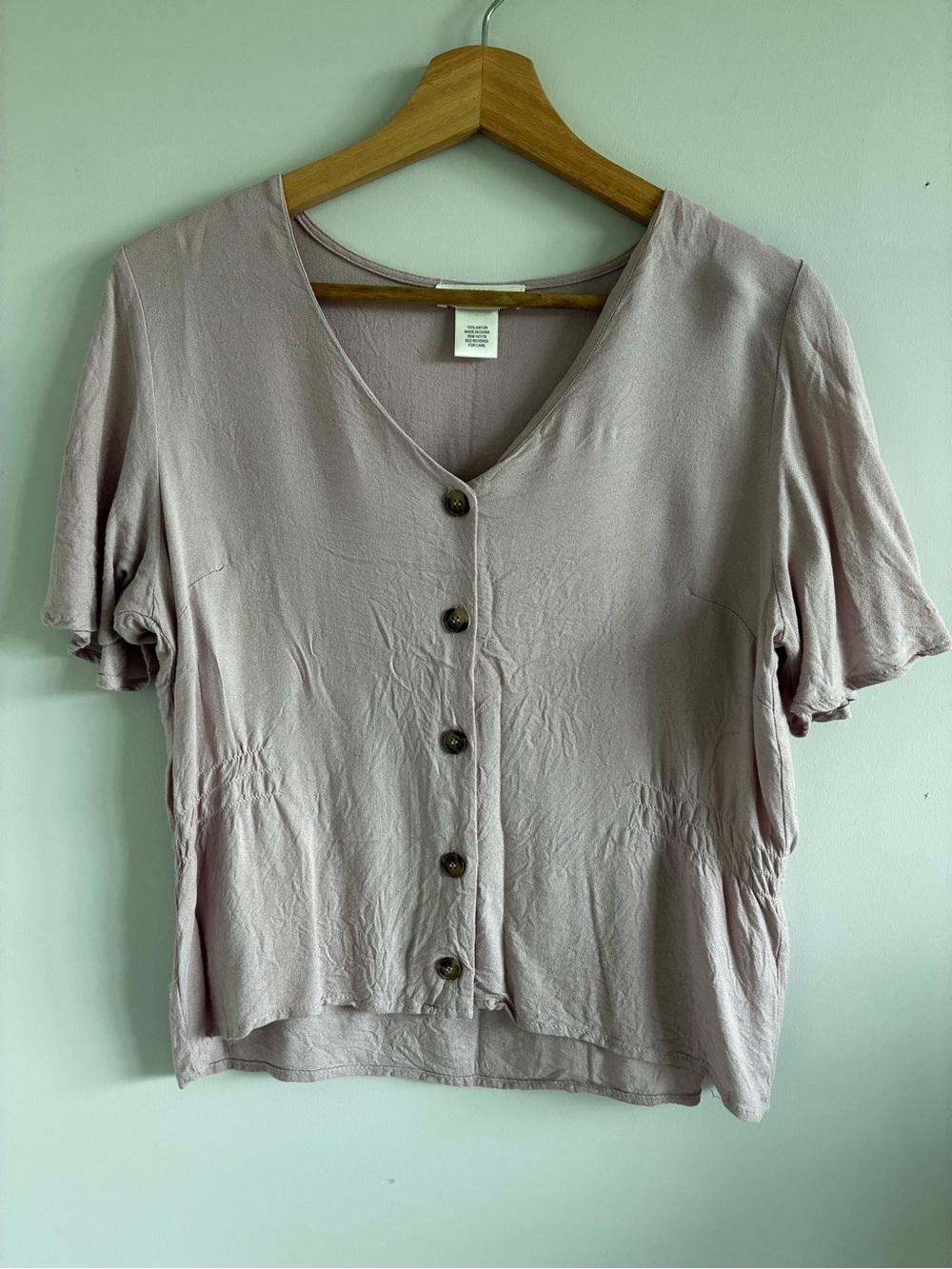 Women's Light Mauve Button-Front V-Neck Top